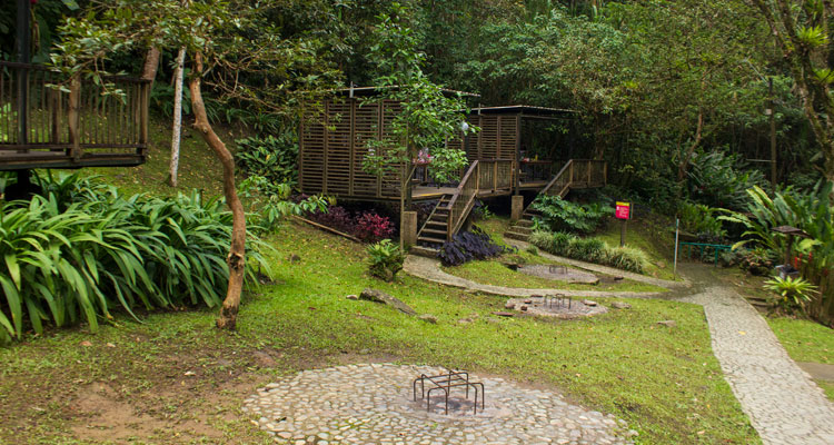 kioskos familiares en el parque el dorado