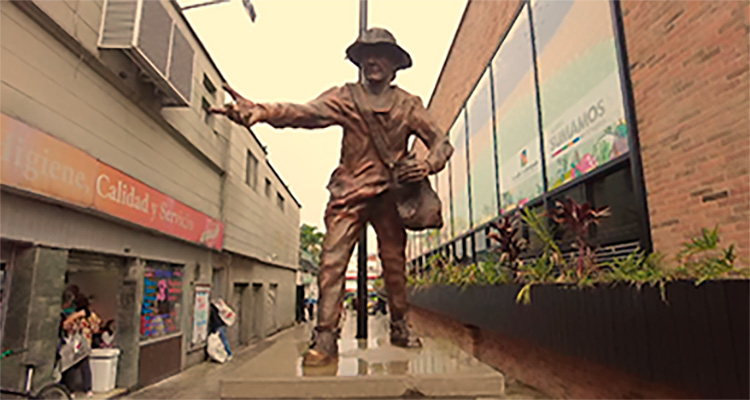 obra de arte el sembrador en plaza mercado