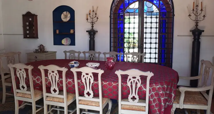 Comedor de la casa blanca de debora arango