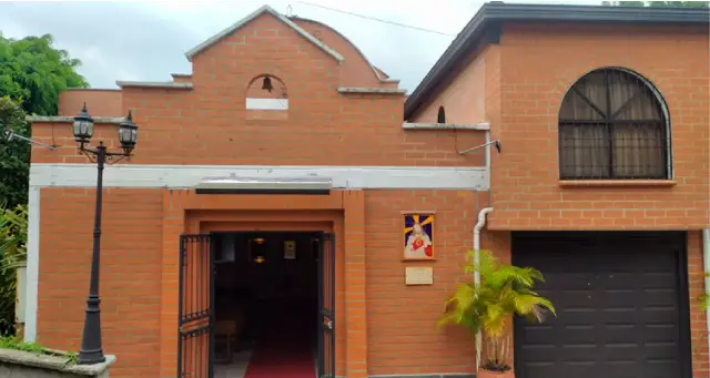 parte trasera de la El Sagrado Corazón de Jesús