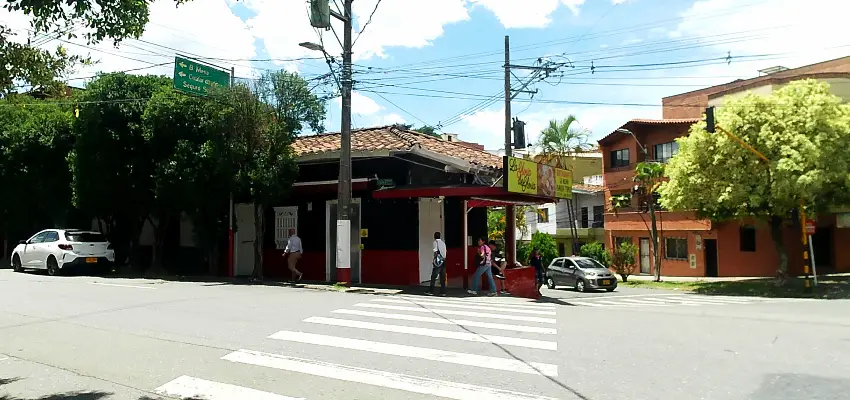 Acceso al famoso restaurante doña gloria envigado