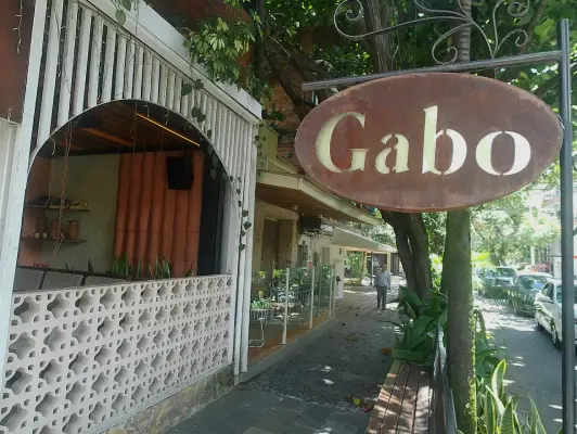 Vista lateral del restaurante Gabo de envigado